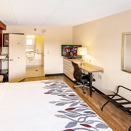 Red Roof Inn Greensboro Coliseum Buitenkant foto